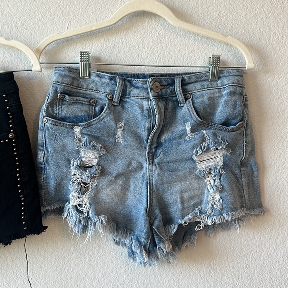 2 Pack! Almost Famous Denim Shorts - Juniors 5 - Picture 4 of 6